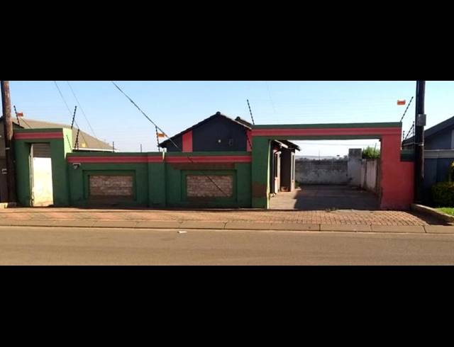 2 BEDROOM HOUSE FOR SALE IN PROTEA GLEN